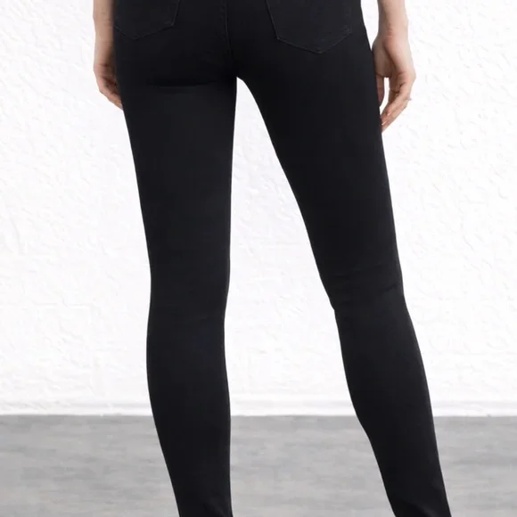 Fidelity- Jeans - Picture 3 of 4